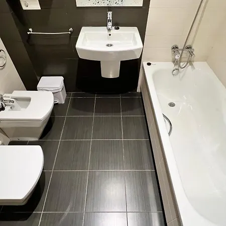 Apartament 2-bedroom With Terrace Vistaroja